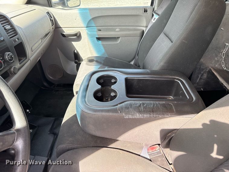 image for item EG2660 2012 Chevrolet Silverado 2500HD Ext. Cab utility bed pickup truck