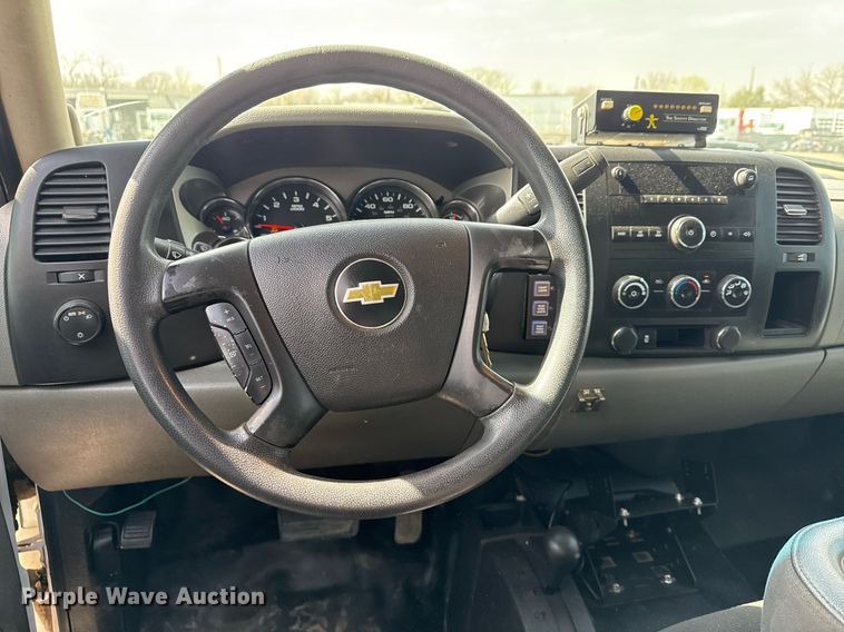 image for item EG2660 2012 Chevrolet Silverado 2500HD Ext. Cab utility bed pickup truck