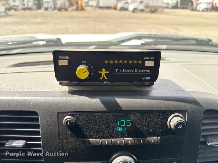 image for item EG2660 2012 Chevrolet Silverado 2500HD Ext. Cab utility bed pickup truck