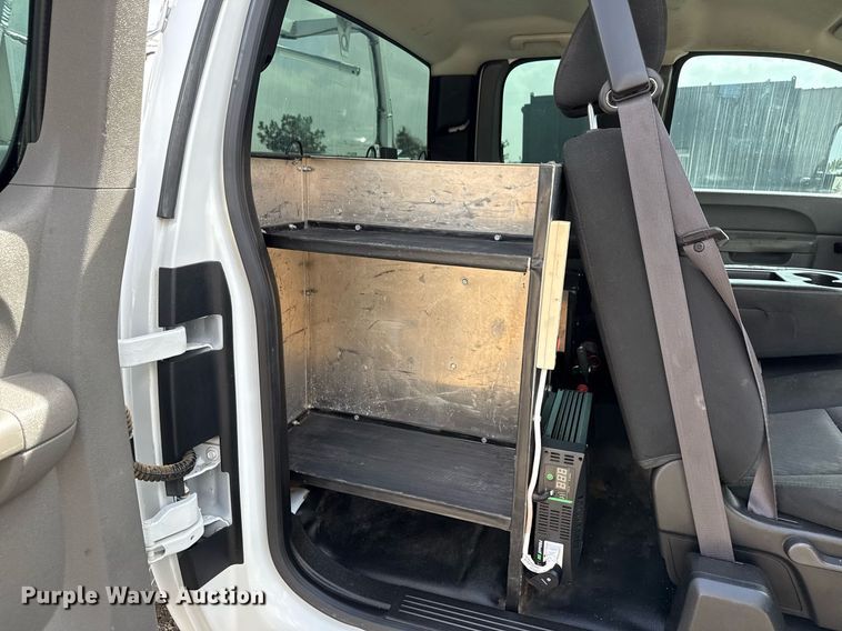 image for item EG2660 2012 Chevrolet Silverado 2500HD Ext. Cab utility bed pickup truck