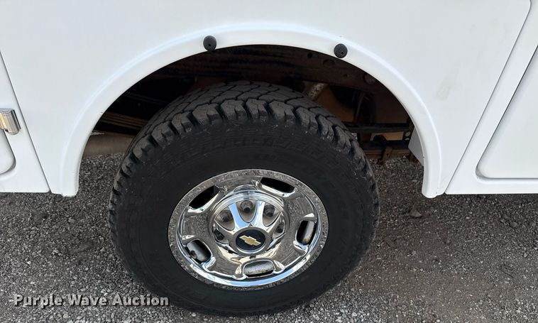 image for item EG2660 2012 Chevrolet Silverado 2500HD Ext. Cab utility bed pickup truck