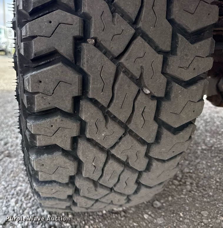 image for item EG2660 2012 Chevrolet Silverado 2500HD Ext. Cab utility bed pickup truck