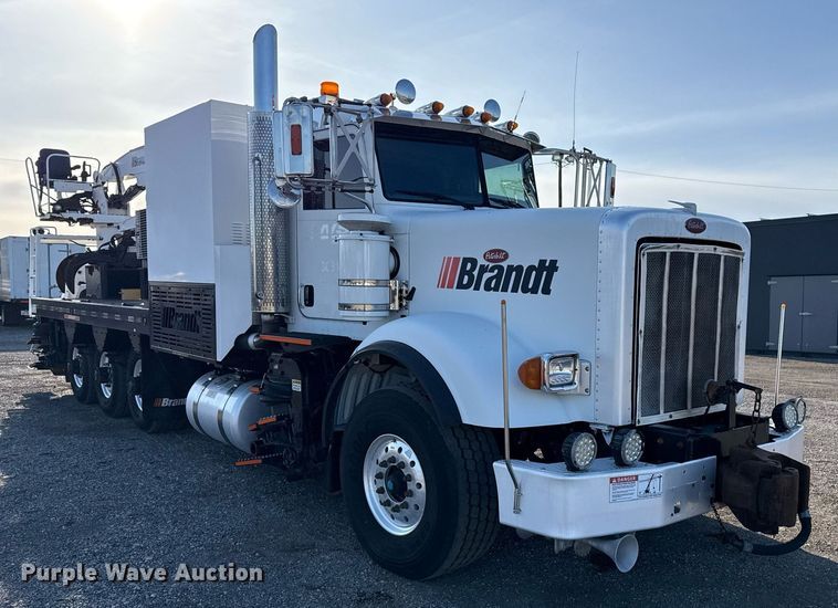 image for item EG2661 2011 Peterbilt 367 crane truck