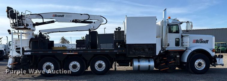 image for item EG2661 2011 Peterbilt 367 crane truck