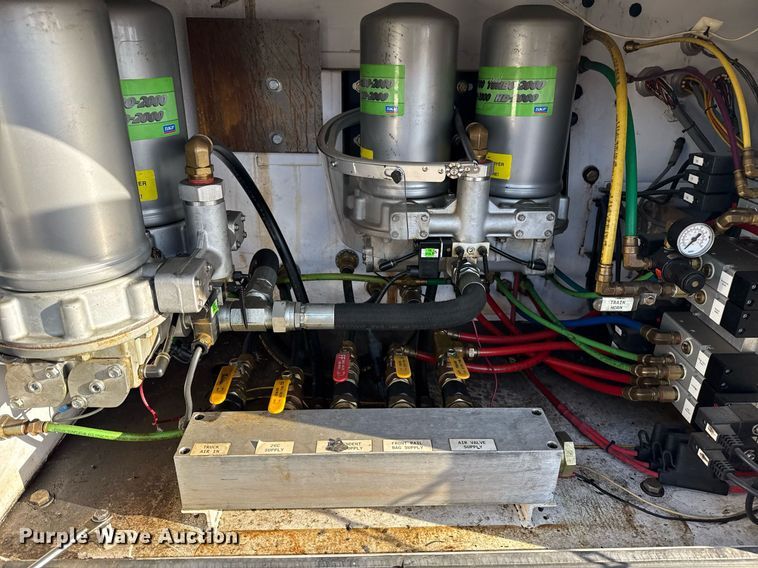 image for item EG2661 2011 Peterbilt 367 crane truck