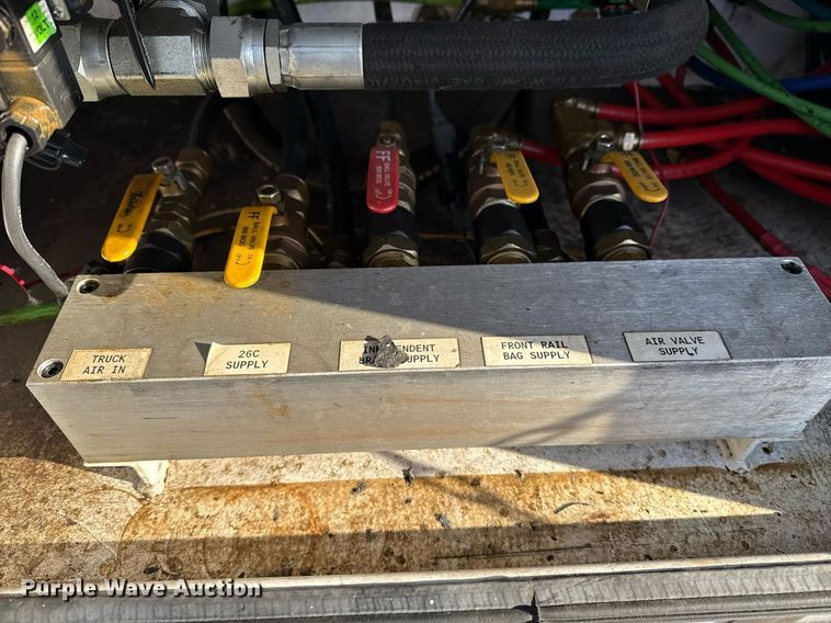 image for item EG2661 2011 Peterbilt 367 crane truck