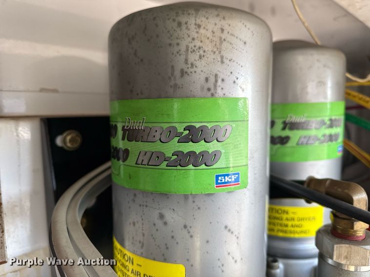 image for item EG2661 2011 Peterbilt 367 crane truck