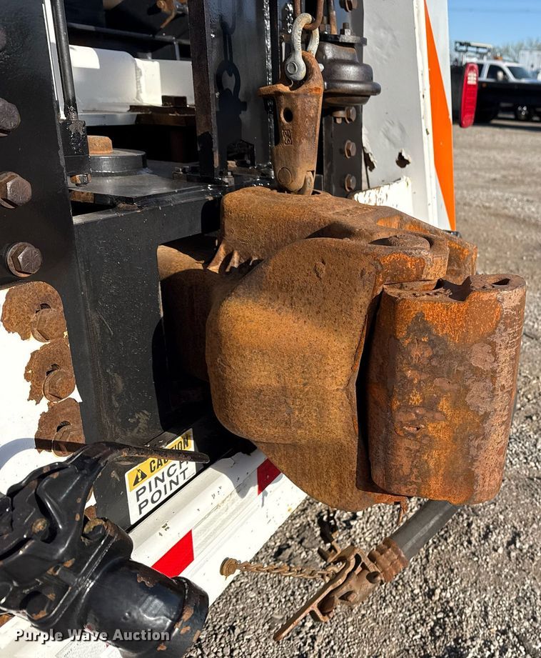 image for item EG2661 2011 Peterbilt 367 crane truck