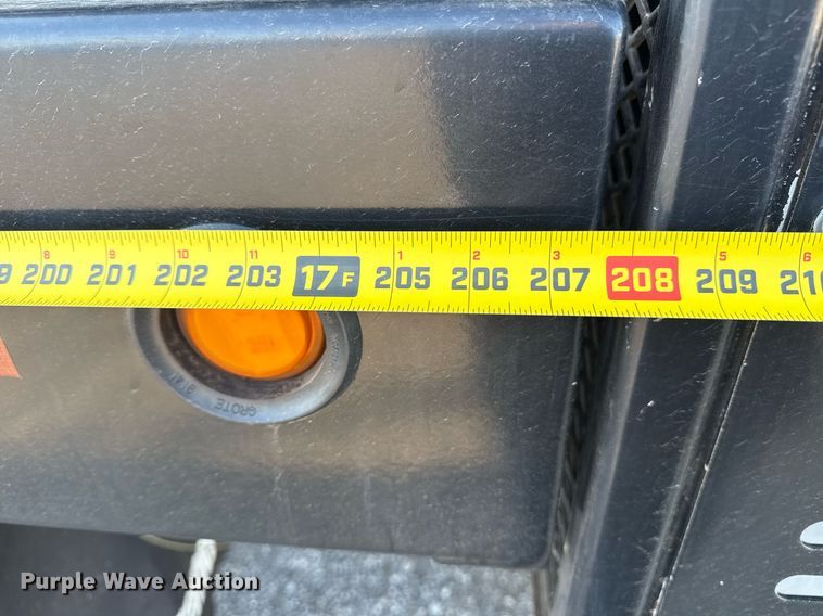 image for item EG2661 2011 Peterbilt 367 crane truck