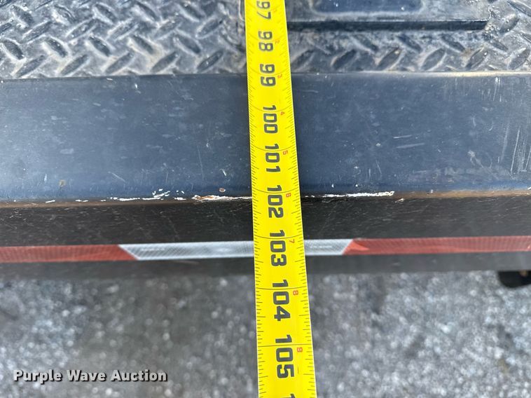 image for item EG2661 2011 Peterbilt 367 crane truck