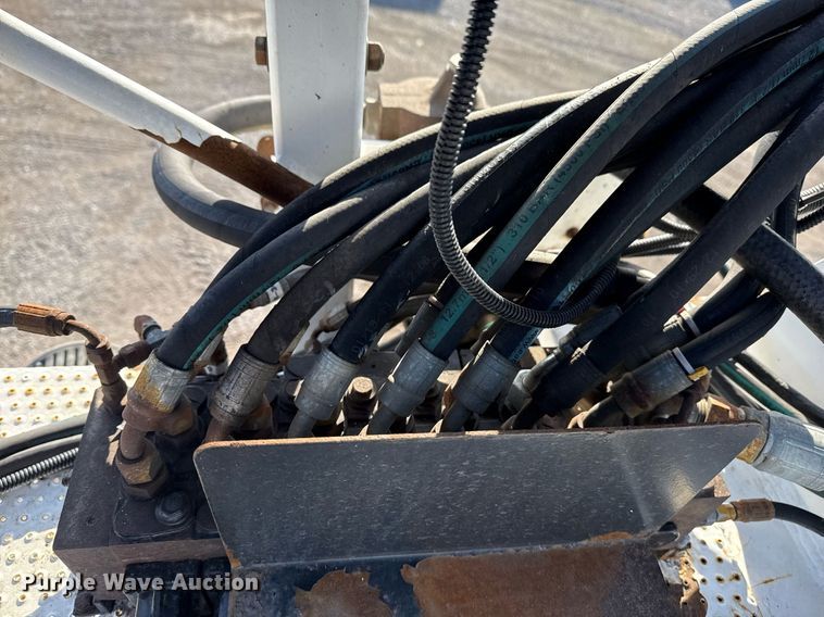 image for item EG2661 2011 Peterbilt 367 crane truck