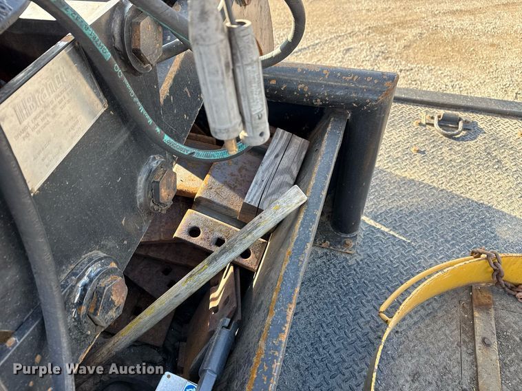 image for item EG2661 2011 Peterbilt 367 crane truck