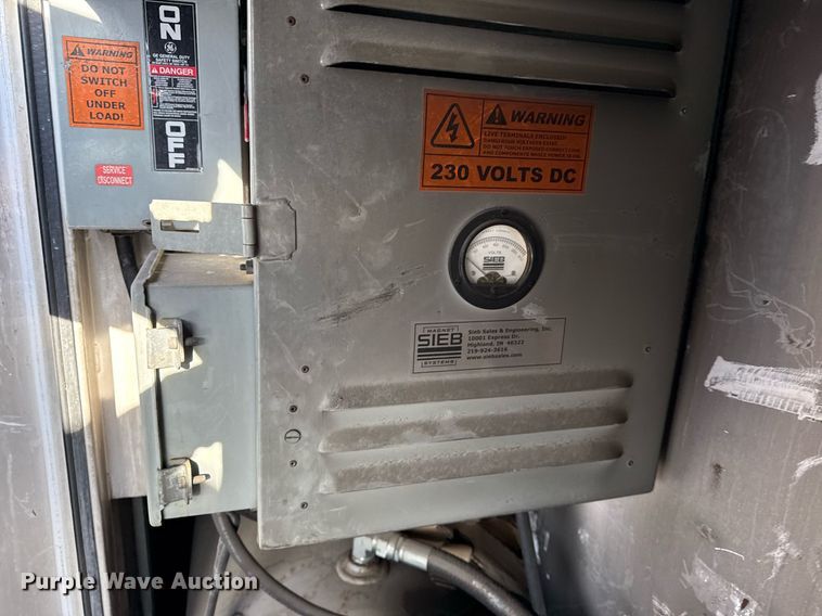 image for item EG2661 2011 Peterbilt 367 crane truck