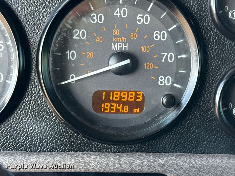 image for item EG2661 2011 Peterbilt 367 crane truck