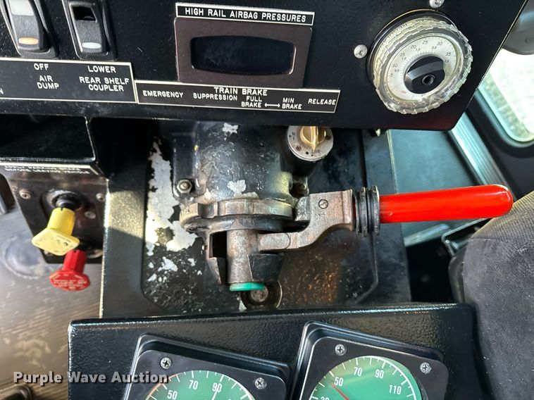 image for item EG2661 2011 Peterbilt 367 crane truck