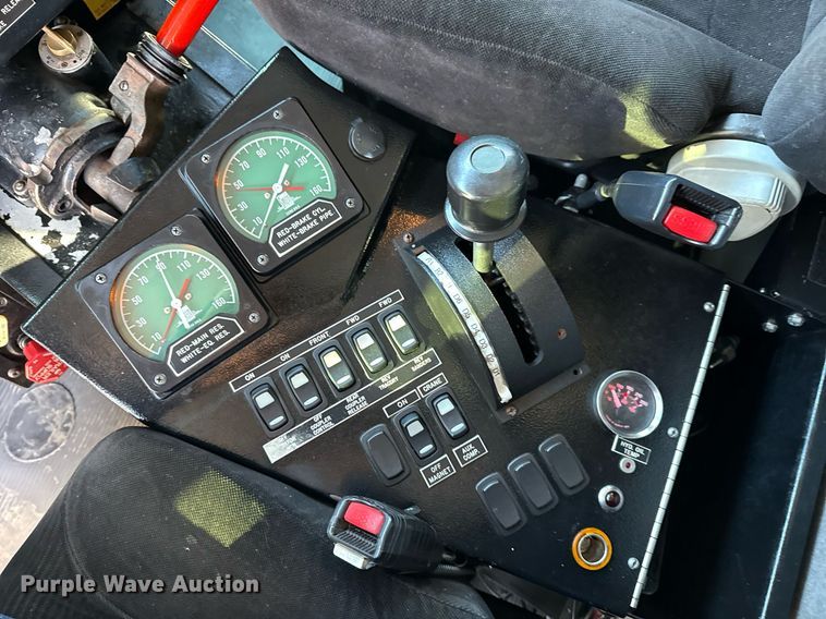 image for item EG2661 2011 Peterbilt 367 crane truck