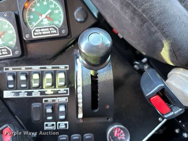 image for item EG2661 2011 Peterbilt 367 crane truck