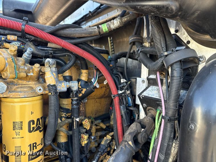 image for item EG2661 2011 Peterbilt 367 crane truck