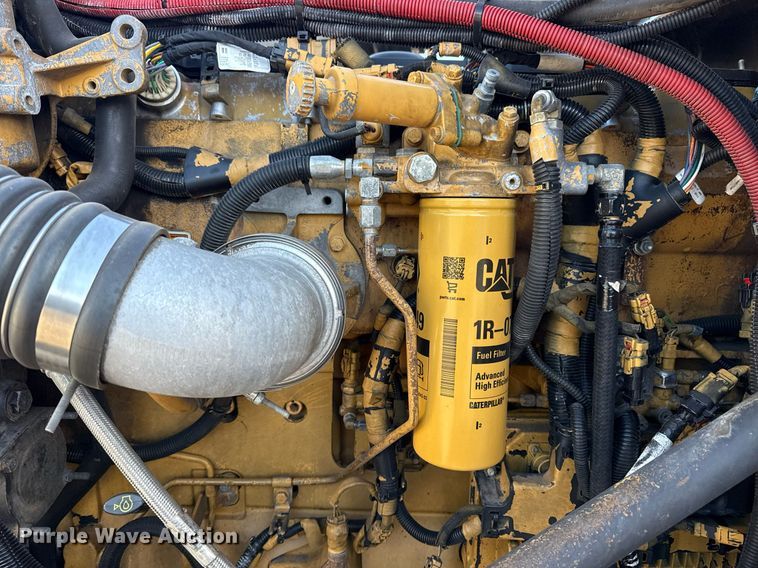 image for item EG2661 2011 Peterbilt 367 crane truck