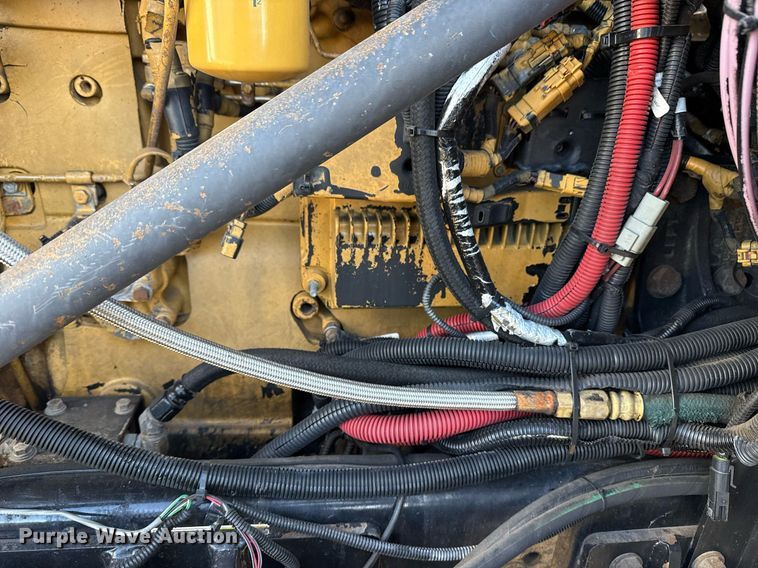 image for item EG2661 2011 Peterbilt 367 crane truck