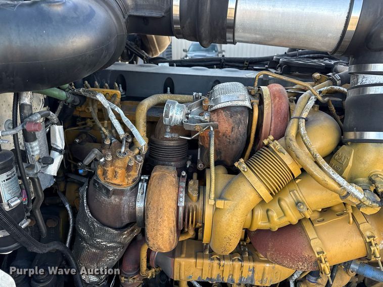 image for item EG2661 2011 Peterbilt 367 crane truck