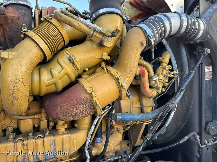 image for item EG2661 2011 Peterbilt 367 crane truck