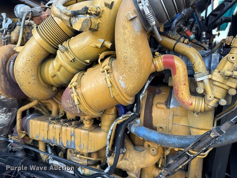 image for item EG2661 2011 Peterbilt 367 crane truck