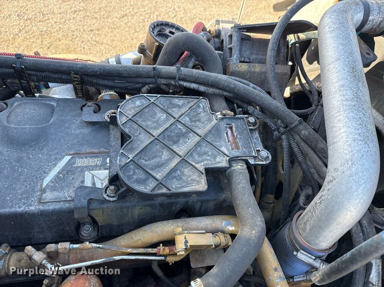 image for item EG2661 2011 Peterbilt 367 crane truck