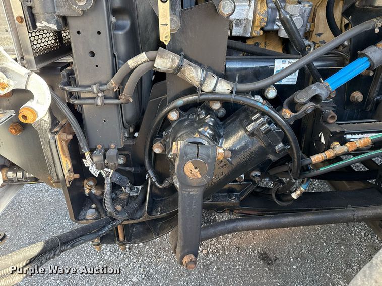 image for item EG2661 2011 Peterbilt 367 crane truck