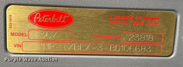 image for item EG2661 2011 Peterbilt 367 crane truck