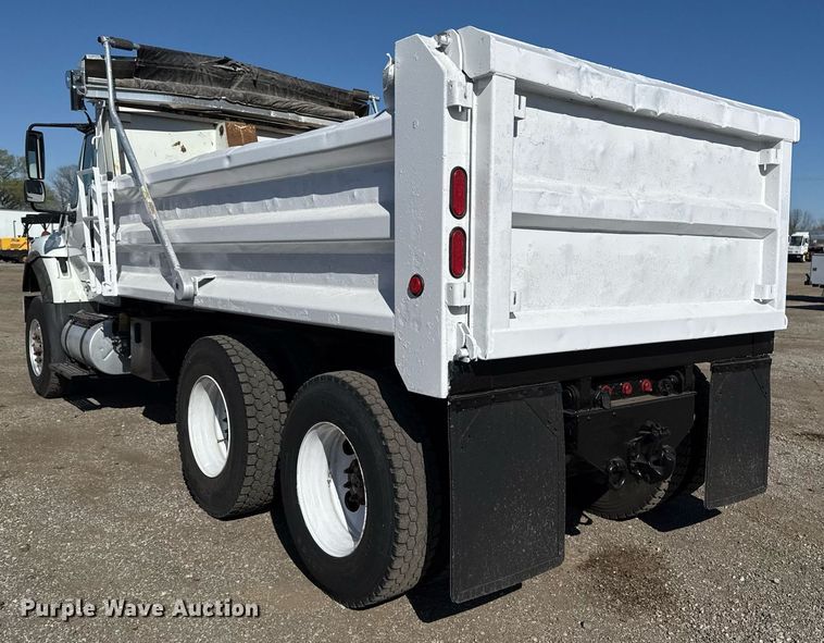 image for item EG2664 2011 International 7600 dump truck