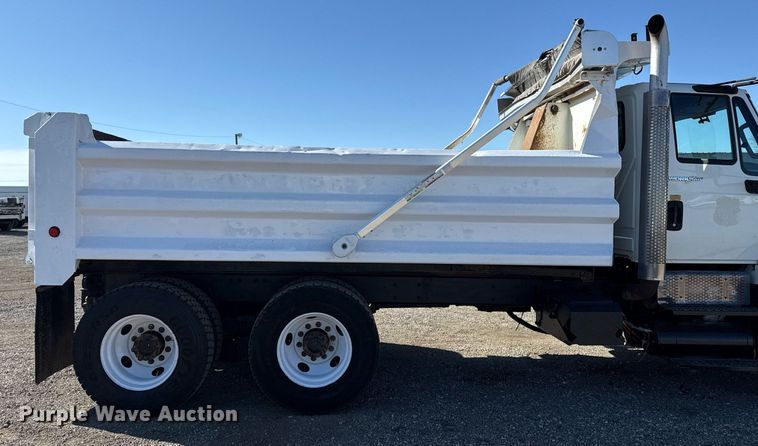image for item EG2664 2011 International 7600 dump truck