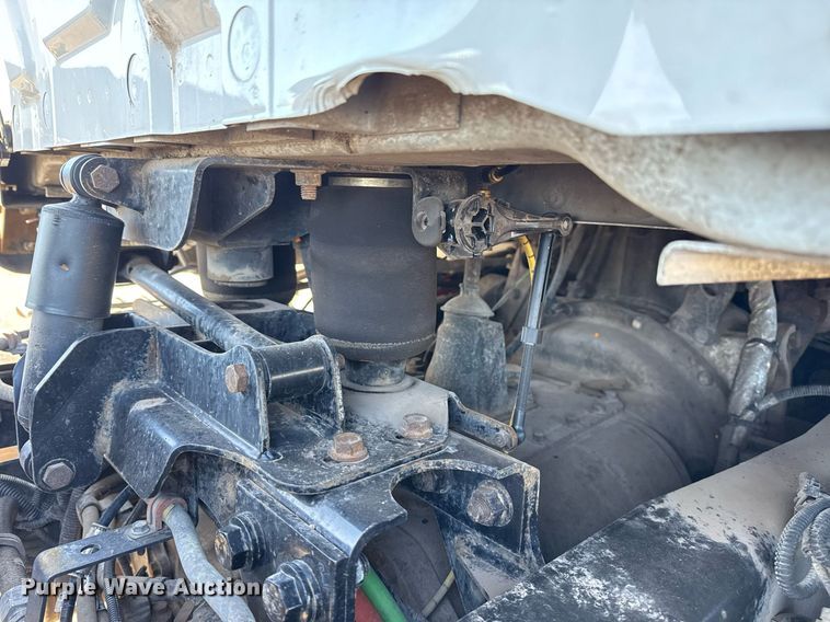 image for item EG2664 2011 International 7600 dump truck