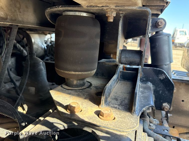 image for item EG2664 2011 International 7600 dump truck