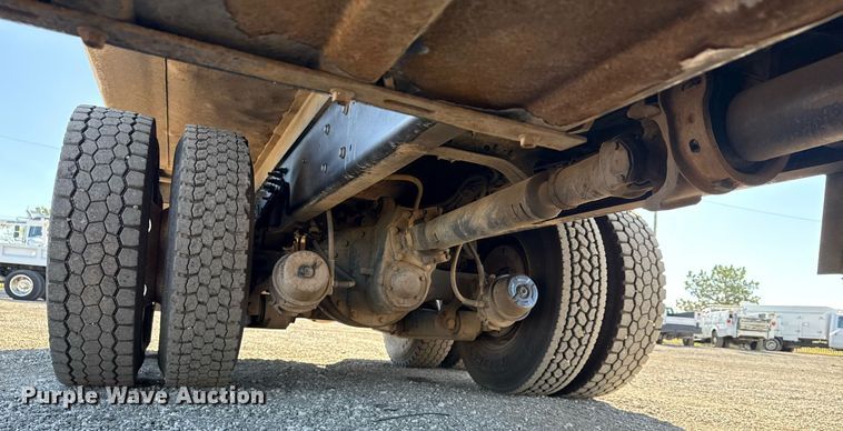 image for item EG2664 2011 International 7600 dump truck