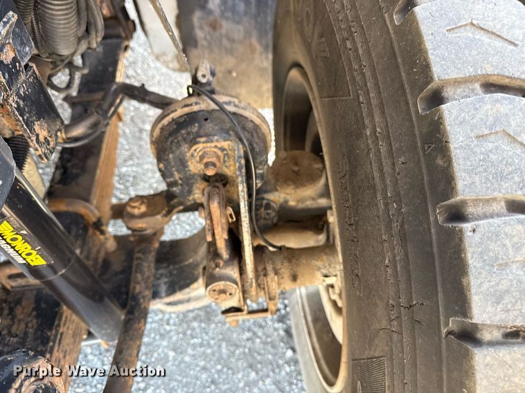 image for item EG2664 2011 International 7600 dump truck