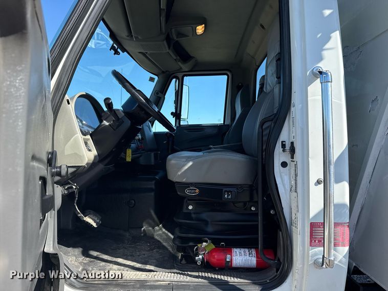 image for item EG2664 2011 International 7600 dump truck