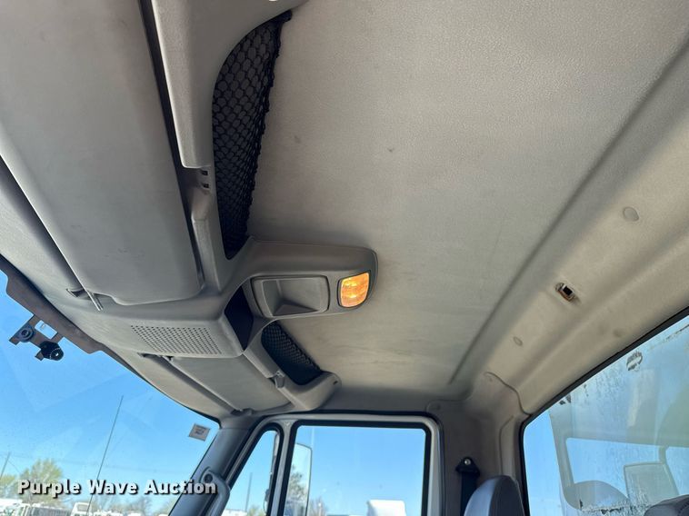 image for item EG2664 2011 International 7600 dump truck