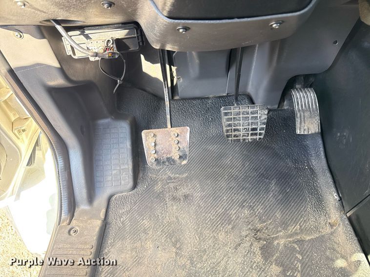 image for item EG2664 2011 International 7600 dump truck