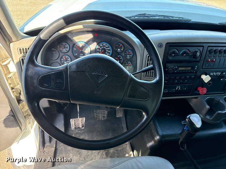 image for item EG2664 2011 International 7600 dump truck