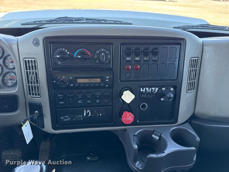 image for item EG2664 2011 International 7600 dump truck