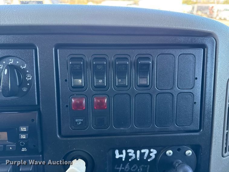 image for item EG2664 2011 International 7600 dump truck