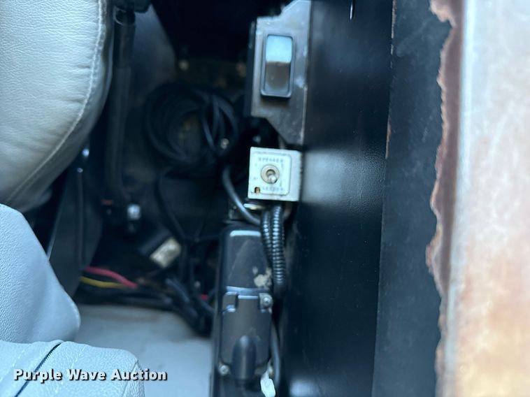 image for item EG2664 2011 International 7600 dump truck