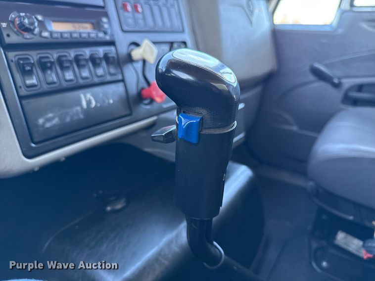 image for item EG2664 2011 International 7600 dump truck