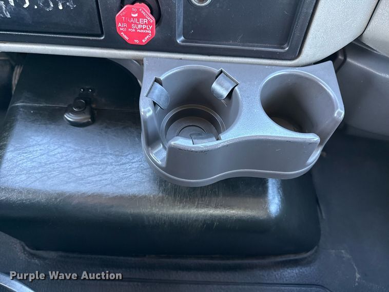 image for item EG2664 2011 International 7600 dump truck