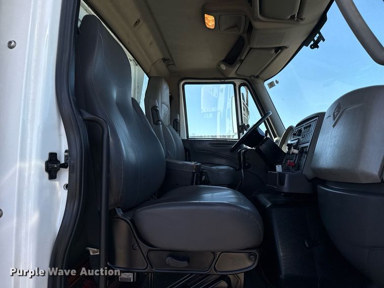 image for item EG2664 2011 International 7600 dump truck