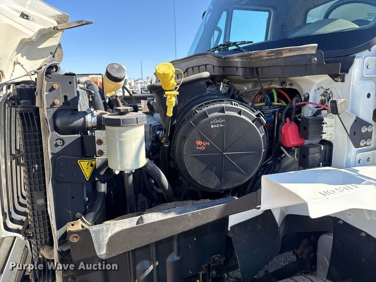 image for item EG2664 2011 International 7600 dump truck