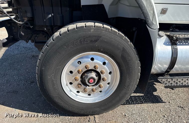 image for item EG2664 2011 International 7600 dump truck