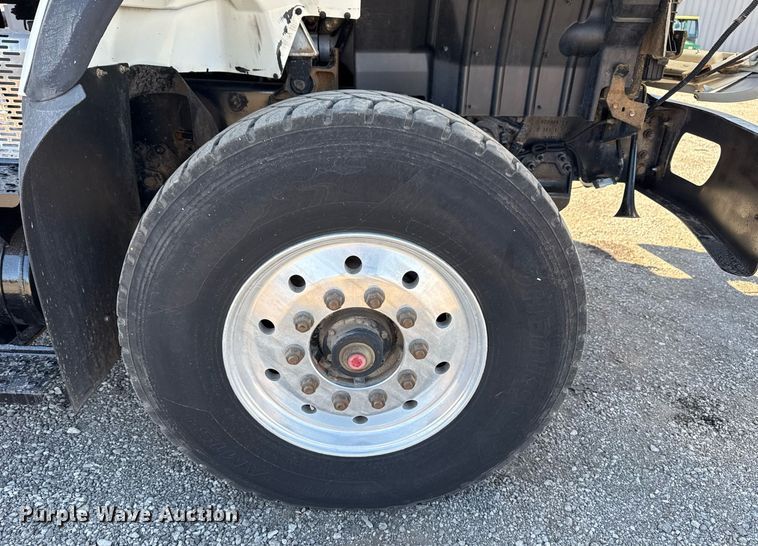 image for item EG2664 2011 International 7600 dump truck