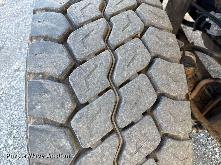 image for item EG2664 2011 International 7600 dump truck